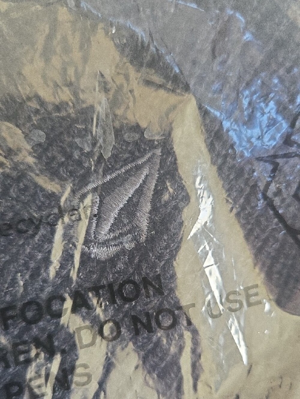 Volcom Black Ribbed Knit Beanie - Picture 4 of 4